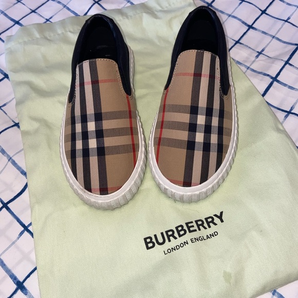 BURBERRY KIDS SIGNATURE CHECK PRINT PLIMSOLLS - Picture 2 of 4